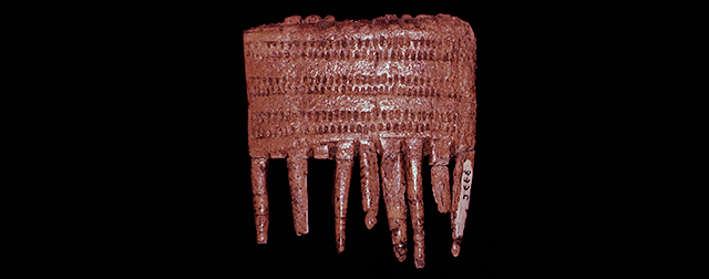 45KT28/333. Antler Comb, Component VII-und, high in the fill of Component VIIC just beneath the VIIH housefloor; Cayuse I or II subphase.